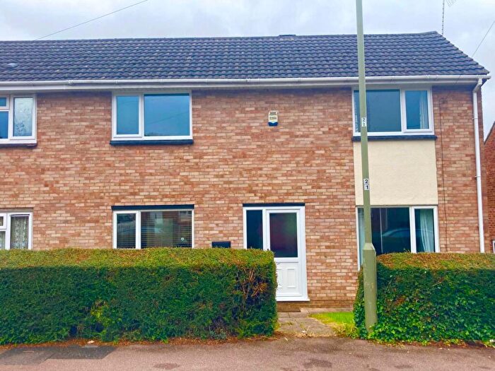 3 Bedroom Semi Detached House To Rent In Bretch Hill, OX16