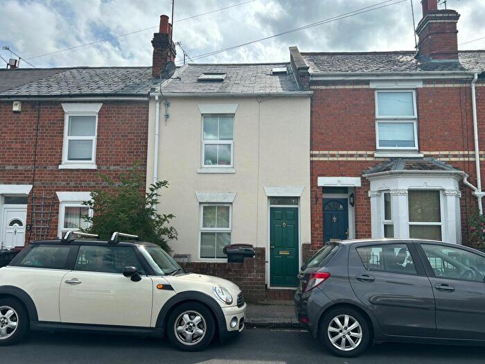 1 Bedroom Flat To Rent In Mill Road, Caversham, RG4