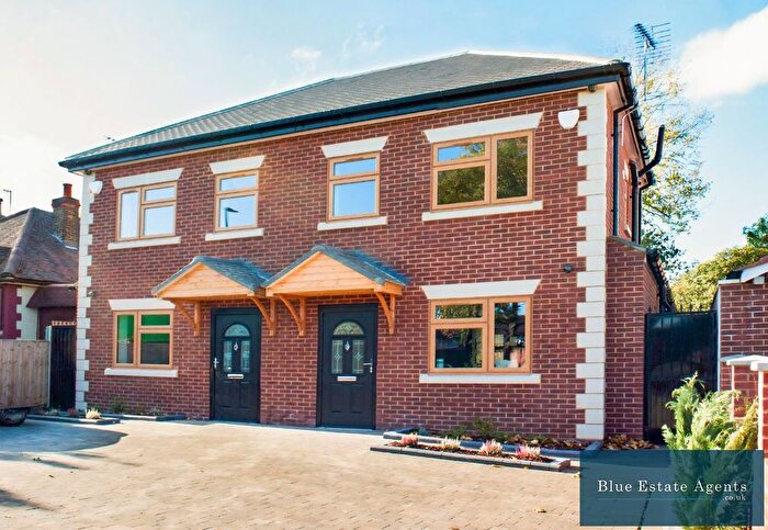4 Bedroom Semi-detached House For Sale In Tentelow Lane, Norwood Green, Southall, UB2