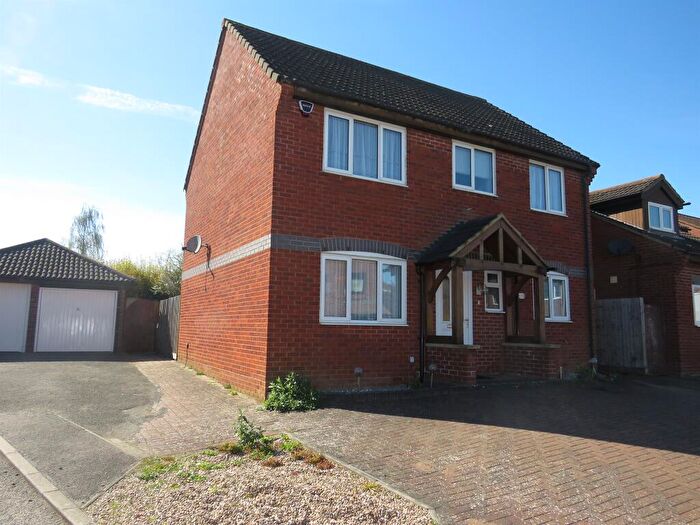 4 Bedroom Detached House For Sale In The Hollies, Wellingborough, NN8