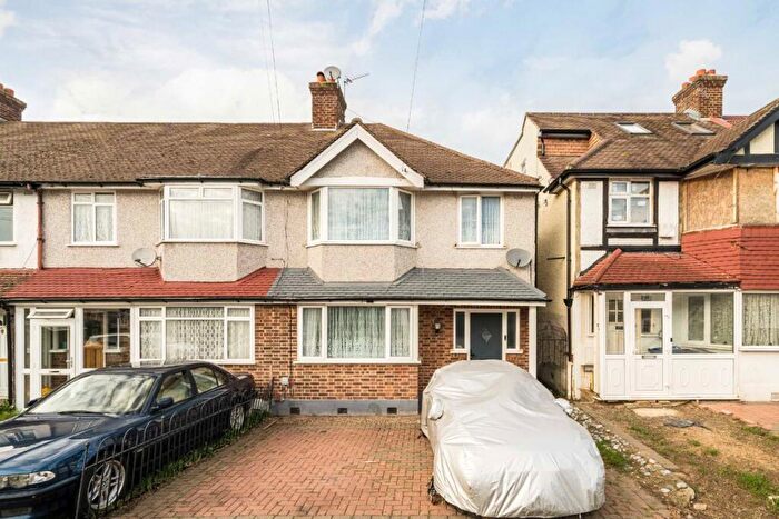 3 Bedroom End Of Terrace House For Sale In Abbotts Road, Mitcham, CR4