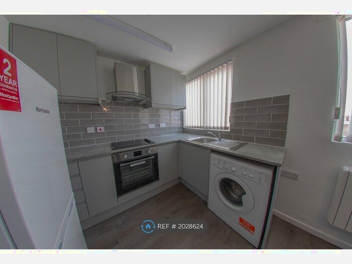 1 Bedroom Flat To Rent In Crossgates, Leeds, LS15