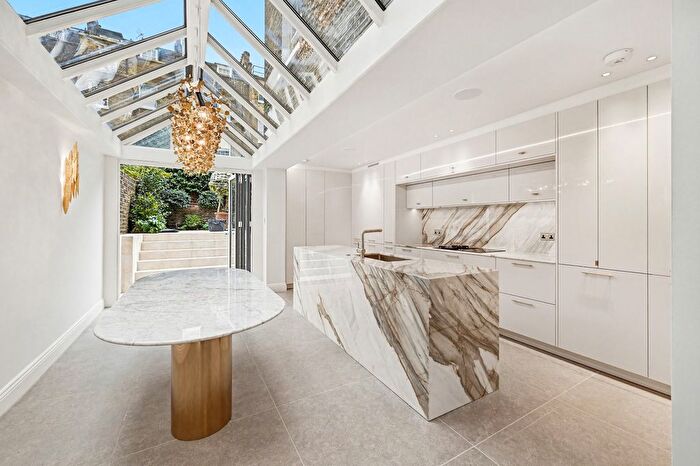 5 Bedroom Terraced House To Rent In Moore Street, Chelsea, London, SW3