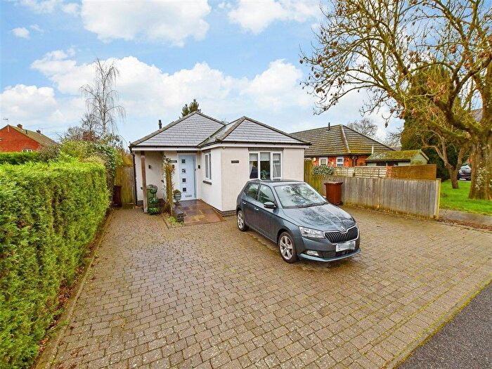 2 Bedroom Detached Bungalow For Sale In Orchard Field, Bethersden, Kent, TN26