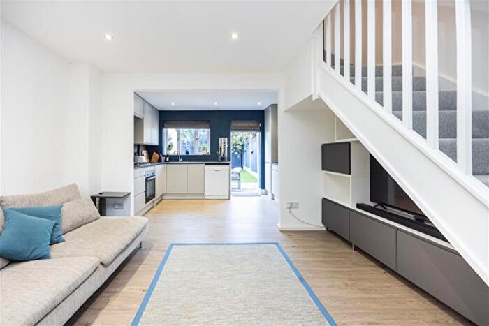 2 Bedroom Terraced House To Rent In Widgeon Close, E16
