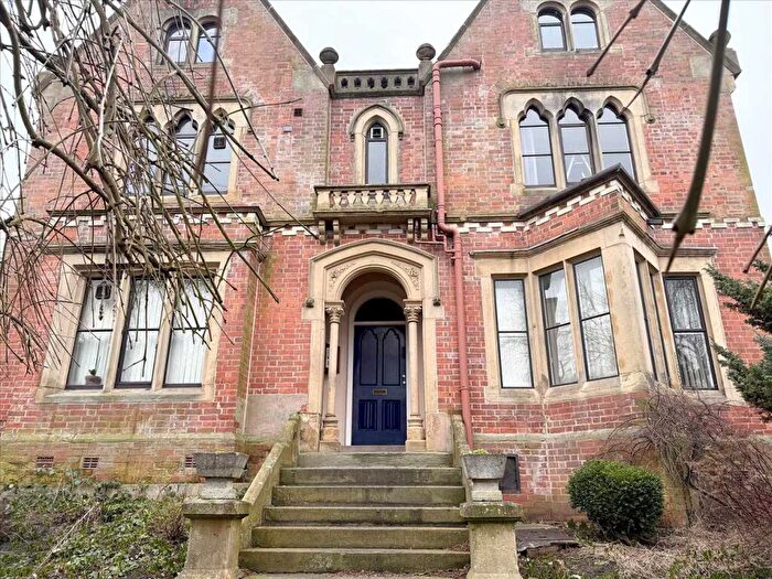 Studio To Rent In Sheffield Road, Chesterfield, S41