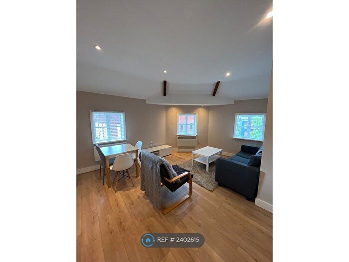 1 Bedroom Flat To Rent In Cross Street, Altrincham, WA14