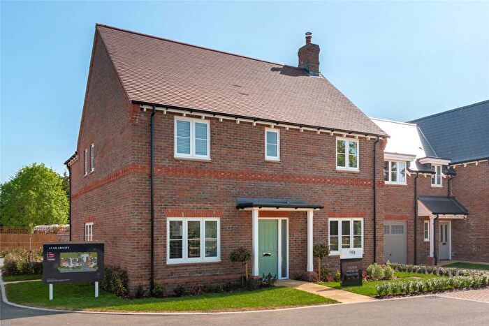 4 Bedroom Detached House For Sale In New Road, Dinton, Aylesbury, Buckinghamshire, HP17