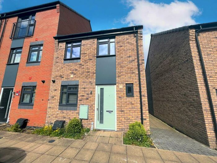 3 Bedroom End Of Terrace House To Rent In Regal Way, Stoke-on-Trent, Staffordshire, ST1