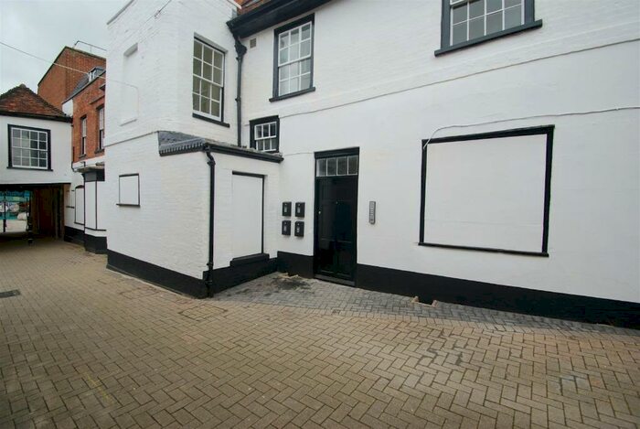 1 Bedroom Flat To Rent In George Yard, Andover, SP10