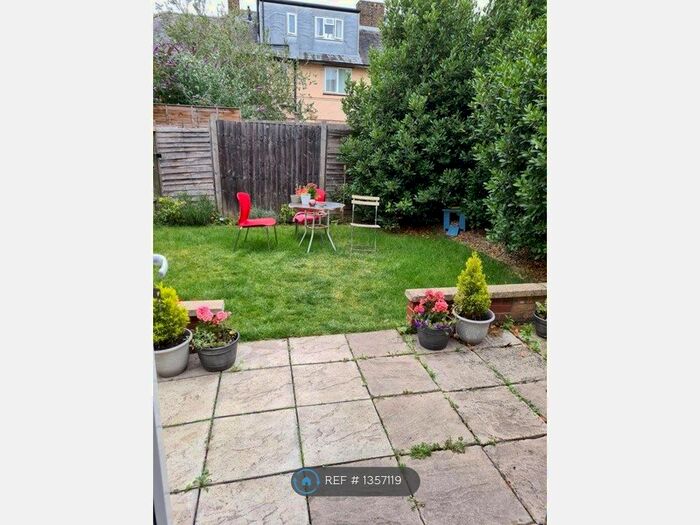 5 Bedroom Semi-Detached House To Rent In Aubyn Square, London, SW15