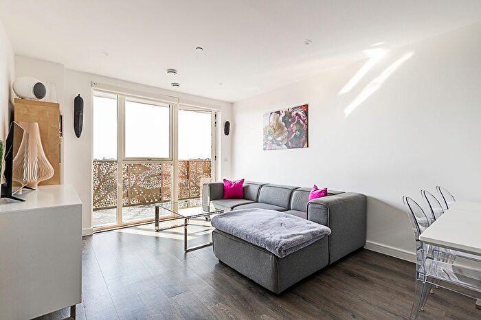 2 Bedroom Flat To Rent In Bollo Ln, London, W3