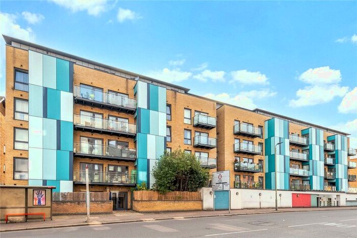 2 Bedroom Flat To Rent In Azzura House, Homesdale Road, Bromley, BR2