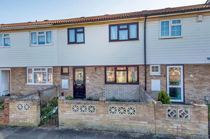 3 Bedroom Terraced House For Sale In Kenia Walk, Gravesend, DA12