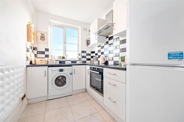 1 Bedroom Flat For Sale In Sherbourne Court, Elmers End Road, Anerley, London, SE20