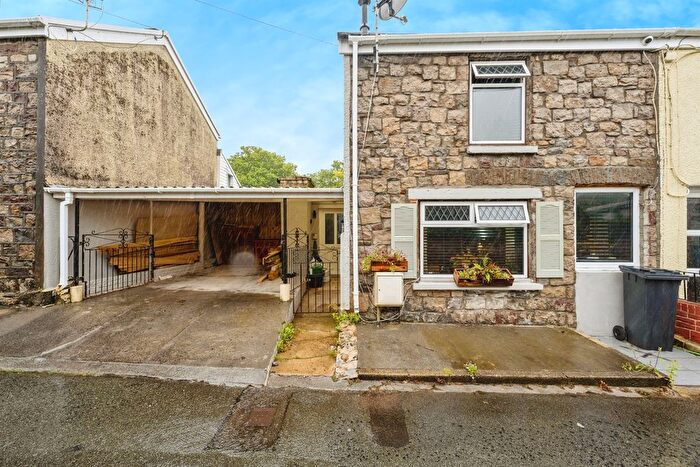 3 Bedroom Semi-Detached House For Sale In Swan Lane, Ystalyfera, Swansea, SA9