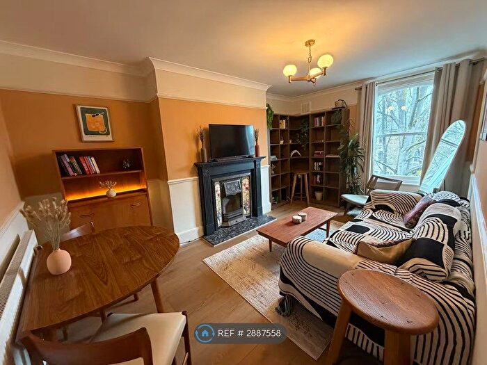 2 Bedroom Flat To Rent In Amhurst Road, London, E8