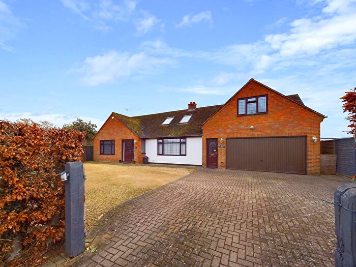 6 Bedroom Detached House For Sale In Sydenham Road, Chinnor, OX39