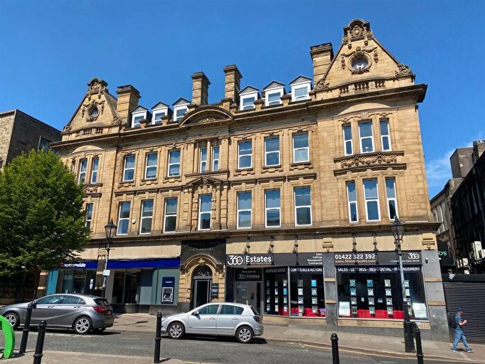 1 Bedroom Apartment To Rent In District Bank Chambers, - George Square, Halifax, HX1