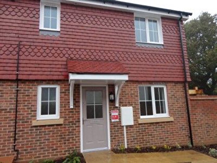 2 Bedroom Flat To Rent In Gournay Road, Hailsham, East Sussex, BN27