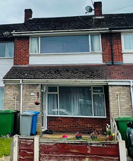 2 Bedroom Mews To Rent In Grasmere Road, Partington, M31