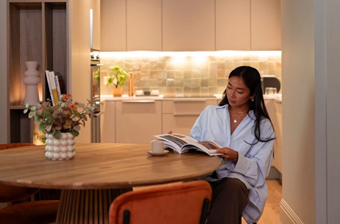 2 Bedroom Flat For Sale In King Street, London, W6