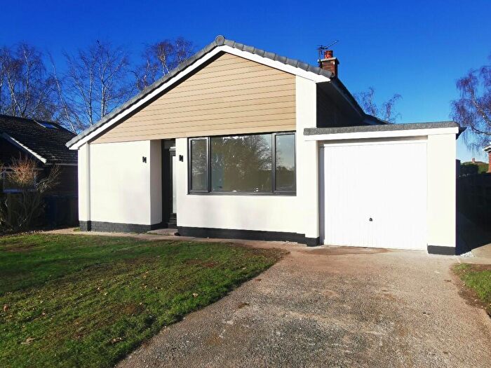 3 Bedroom Detached Bungalow For Sale In Borrowdale Road, Leyland, Lancashire, PR25