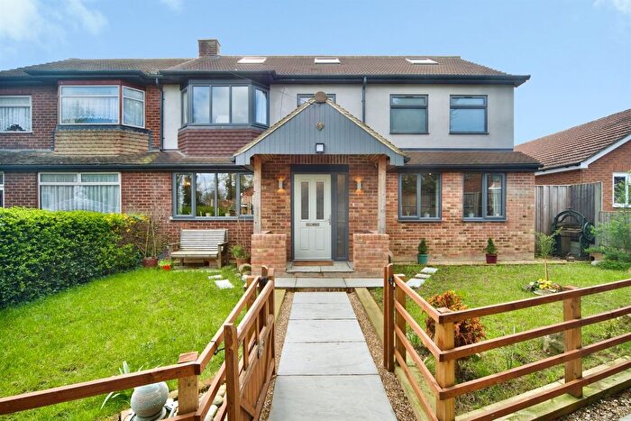 5 Bedroom Semi Detached House For Sale In Appleby Street, Cheshunt, Waltham Cross, EN7