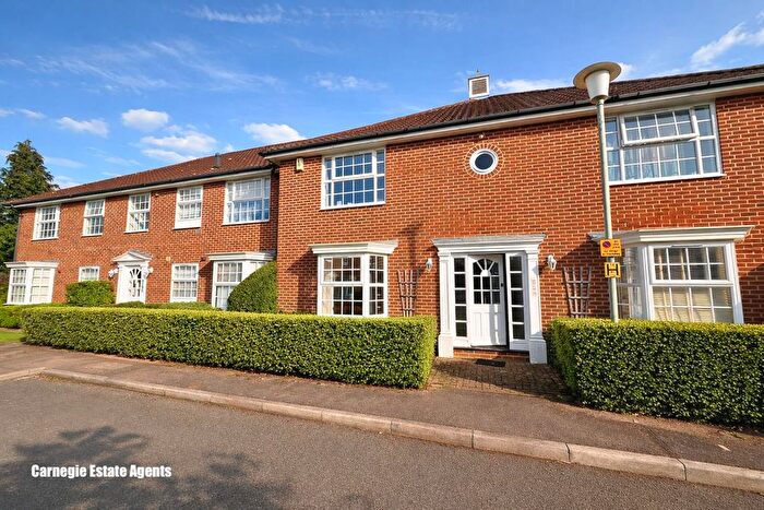 1 Bedroom Flat To Rent In Parkway Gardens, Welwyn Garden City, AL8