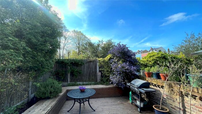 2 Bedroom Flat To Rent In Pulross Road, London, SW9