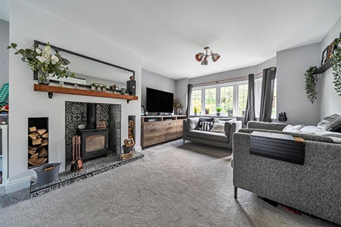 3 Bedroom Semi-Detached House For Sale In North Wallington, Wallington, Hampshire, PO16