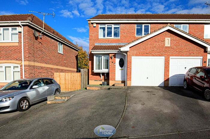 3 Bedroom Semi-Detached House For Sale In Lancaster Walk, Worksop, S81