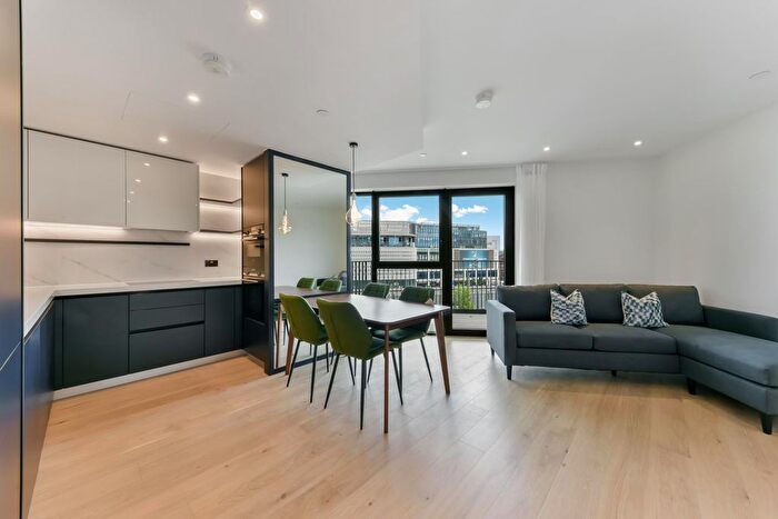 2 Bedroom Flat To Rent In Westmont Apartments, White City Living, London, W12