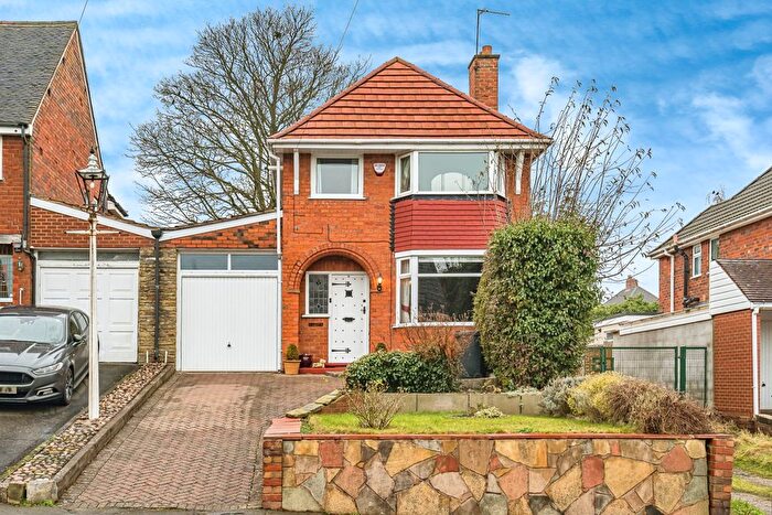 3 Bedroom Detached House For Sale In Compton Road, Halesowen, West Midlands, B62