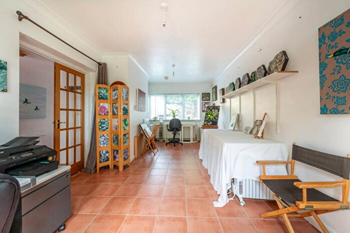 5 Bedroom End Of Terrace House For Sale In Samantha Close, Walthamstow, London, E17