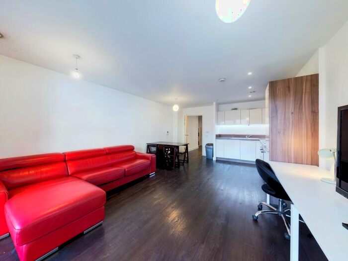 3 Bedroom Flat To Rent In Copenhagen Court, Pell Street, SE8
