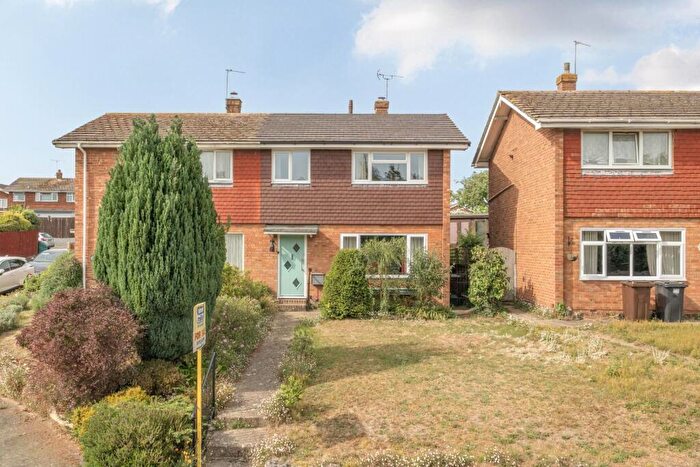 3 Bedroom Semi Detached House For Sale In Heron Road, Larkfield, Aylesford, ME20