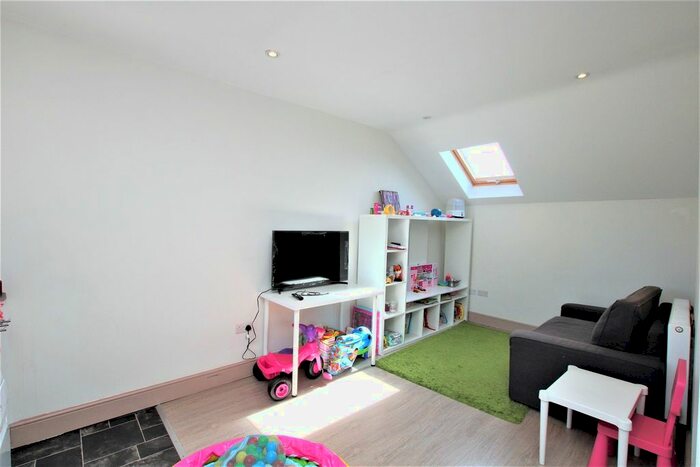 1 Bedroom Flat To Rent In Heriot Road, Hendon, NW4