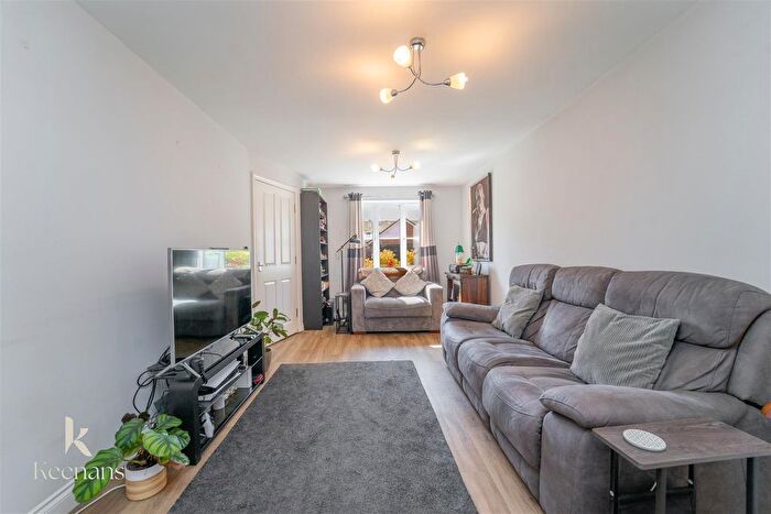 3 Bedroom Town House For Sale In Vanguard Close, Bury, BL8