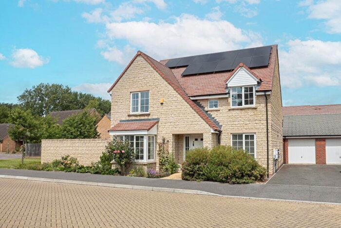 4 Bedroom Detached House For Sale In Greenwood Grove, Marcham, OX13