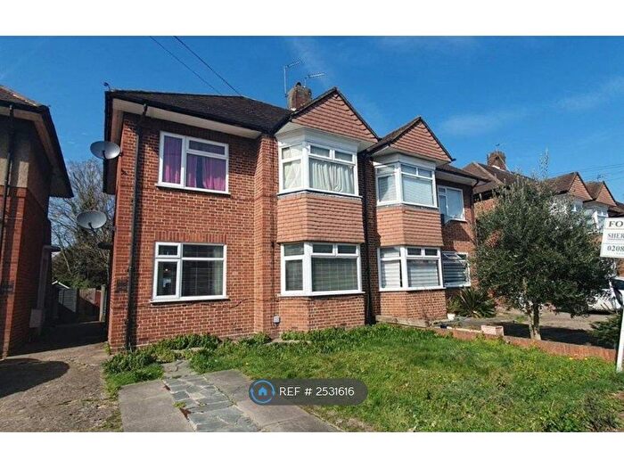 2 Bedroom Maisonette To Rent In Amesbury Road, Feltham, TW13