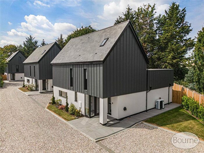 4 Bedroom Detached House For Sale In Kingfield Green, Woking, Surrey, GU22