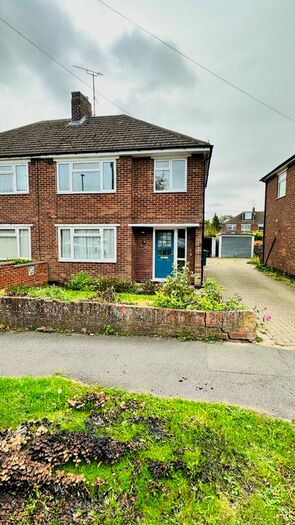 3 Bedroom Semi-Detached House To Rent In Alpine Way, Luton, LU3