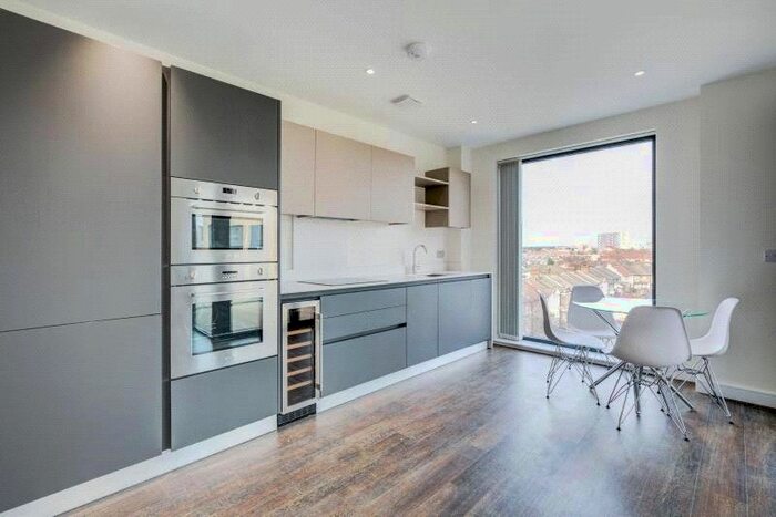 1 Bedroom Flat To Rent In Watteau Square, Croydon, London CR0