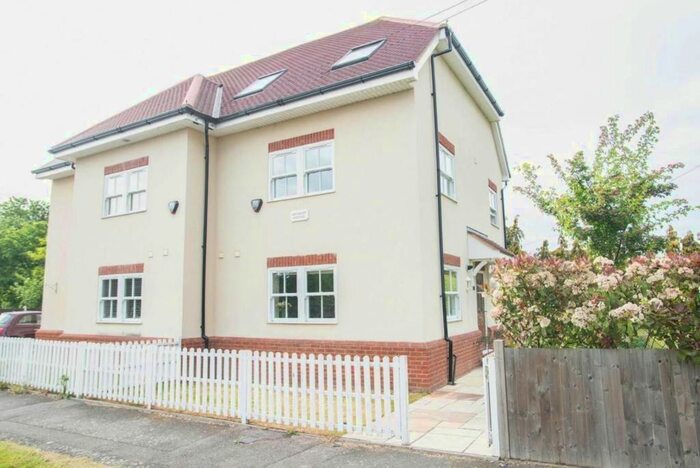 4 Bedroom Semi-Detached House To Rent In Ockendon Road, North Ockendon, Upminster, RM14