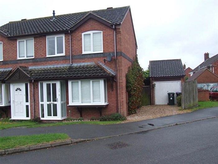 3 Bedroom Semi-Detached House To Rent In College Close, Horncastle, LN9