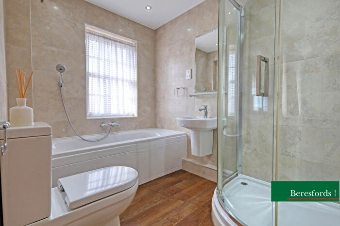 4 Bedroom Detached House For Sale In St Fabians Drive, Chelmsford, CM1