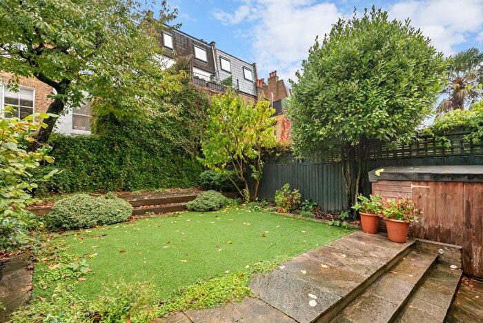 4 Bedroom Property To Rent In Walham Grove, Fulham Broadway, SW6