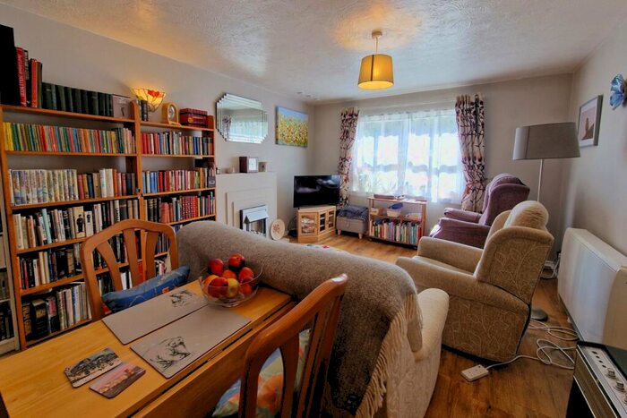 2 Bedroom Flat For Sale In Cody Close, Ash Vale, Surrey, GU12