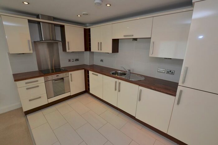 2 Bedroom Apartment To Rent In Bradbury Hall, Chatsworth Road, Chesterfield, S40